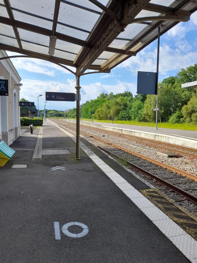 Maison En Ville Avec Terrasse Ensoleillee Et Wi-Fi Magnac-Laval المظهر الخارجي الصورة