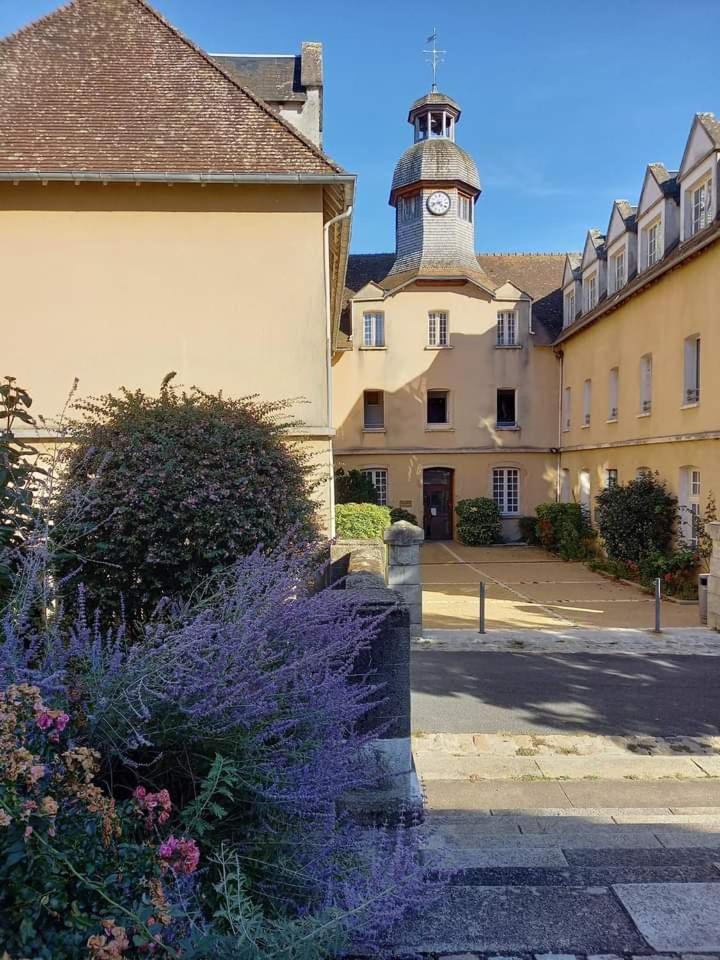 Maison En Ville Avec Terrasse Ensoleillee Et Wi-Fi Magnac-Laval المظهر الخارجي الصورة